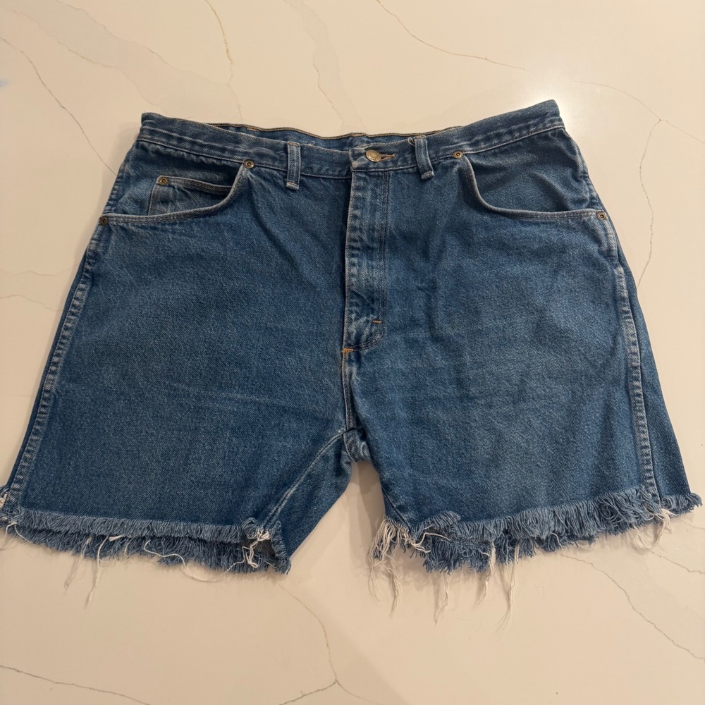 Wrangler High Waisted Denim Cut Off Shorts Medium Wash Blue Frayed 38 99902PW